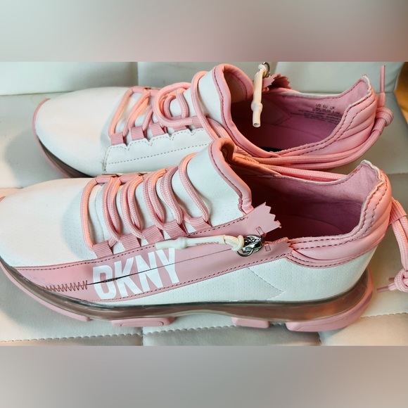 Dkny Women's Tokyo Lace-Up Zip Sneakers in White Rosewater Pink size 8. - Picture 5 of 12